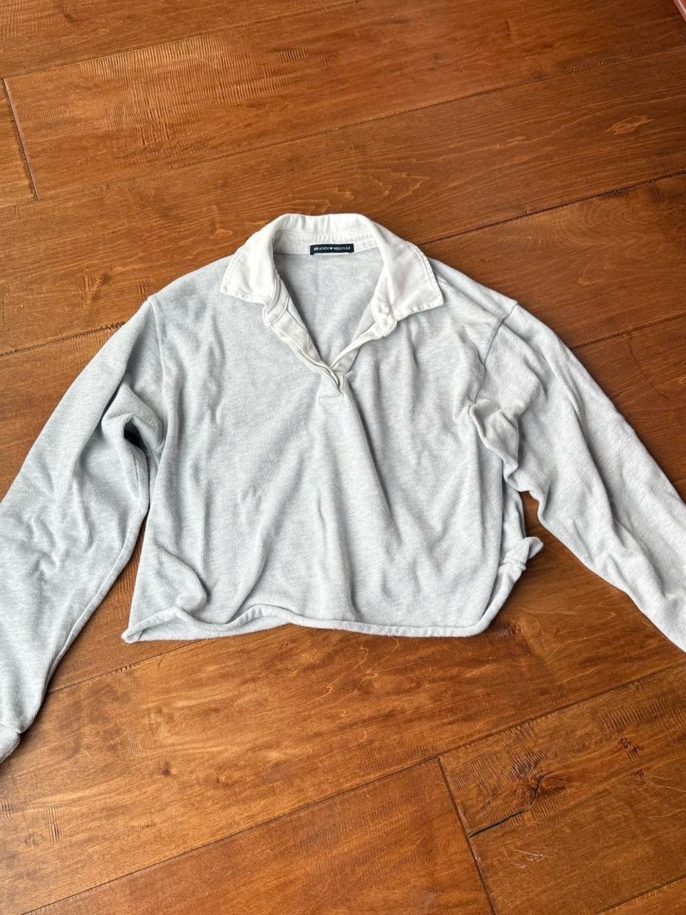 Brandy Melville Light Gray Sweater
